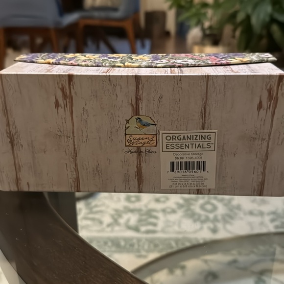 Organizing essentials - Picture 5 of 5